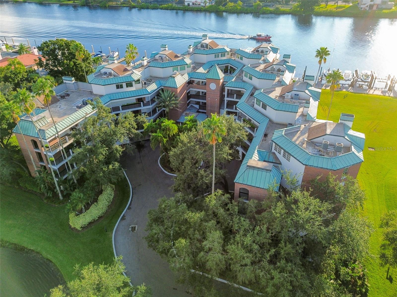 941 SEDDON COVE WAY, TAMPA, FL, 33602