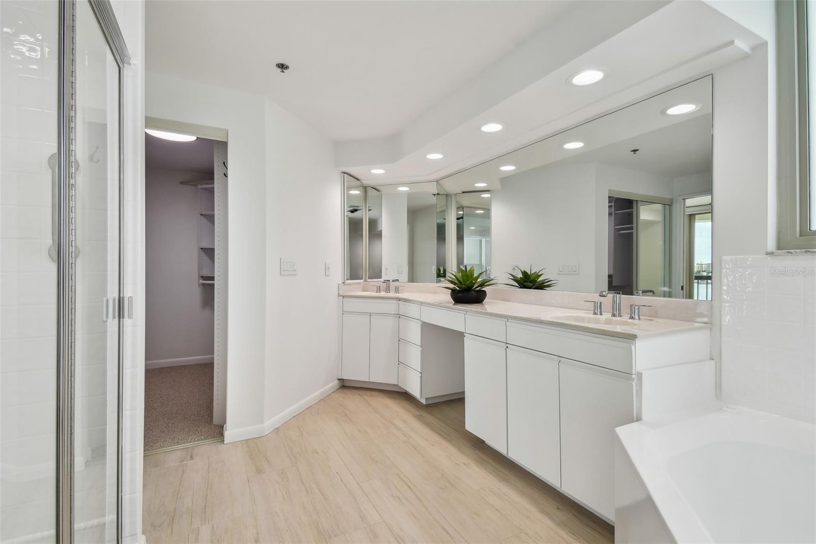 941 SEDDON COVE WAY, TAMPA, FL, 33602