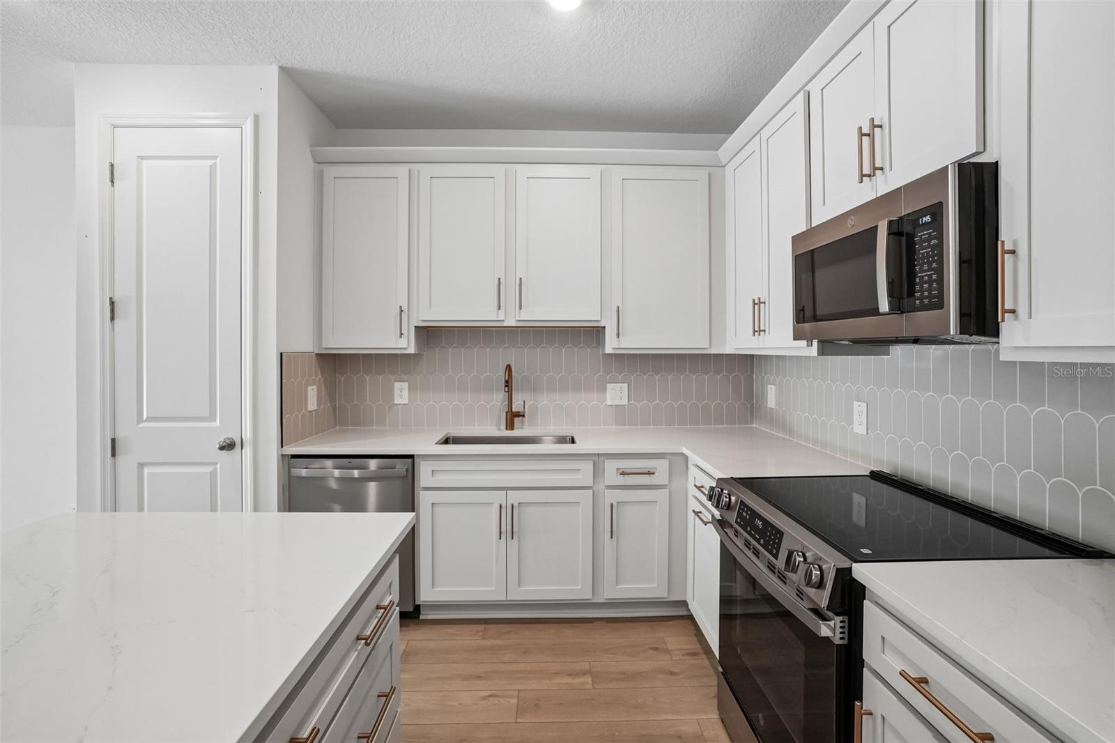 7516 DEER VALLEY CIRCLE, TAMPA, FL, 33635