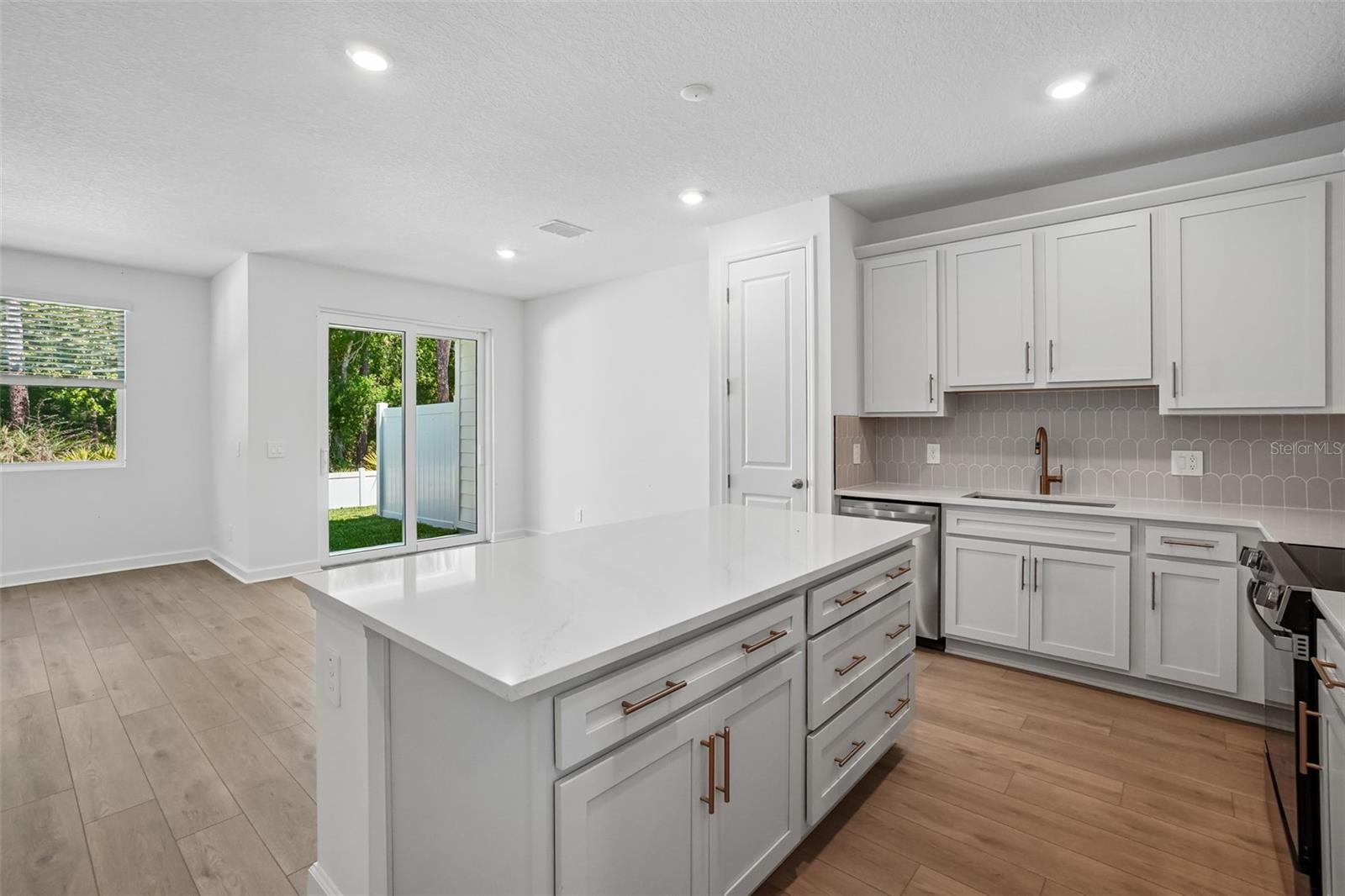 7516 DEER VALLEY CIRCLE, TAMPA, FL, 33635