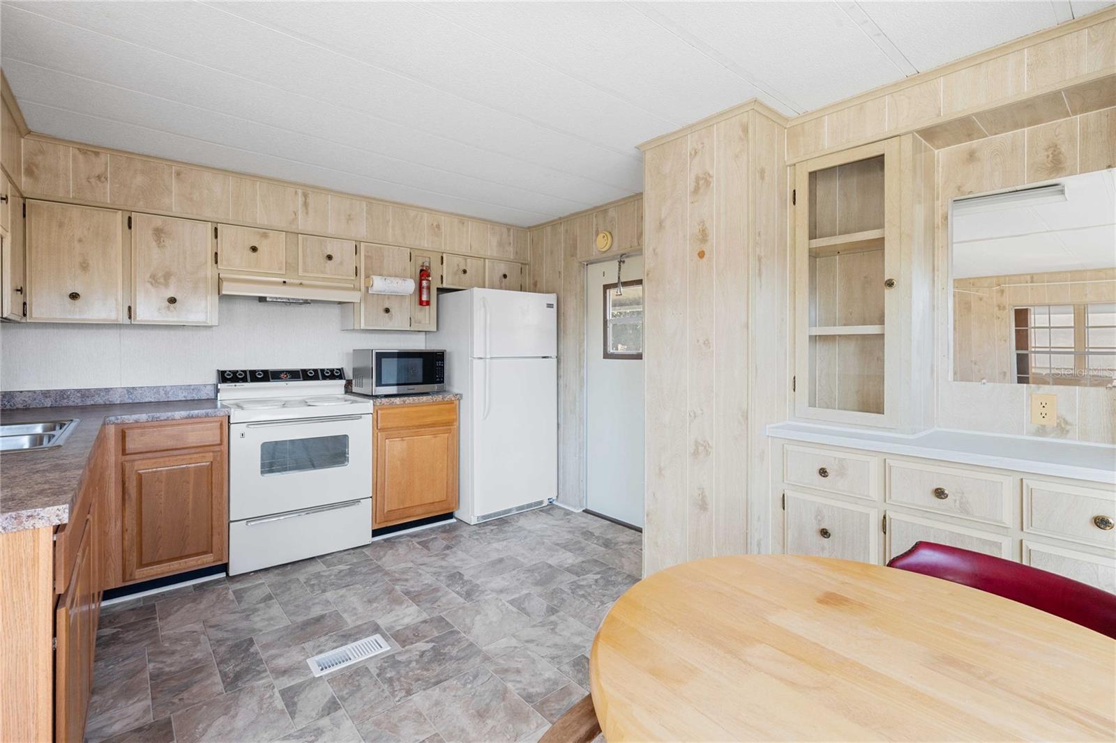 37818 VALENCIA AVE, ZEPHYRHILLS, FL, 33541