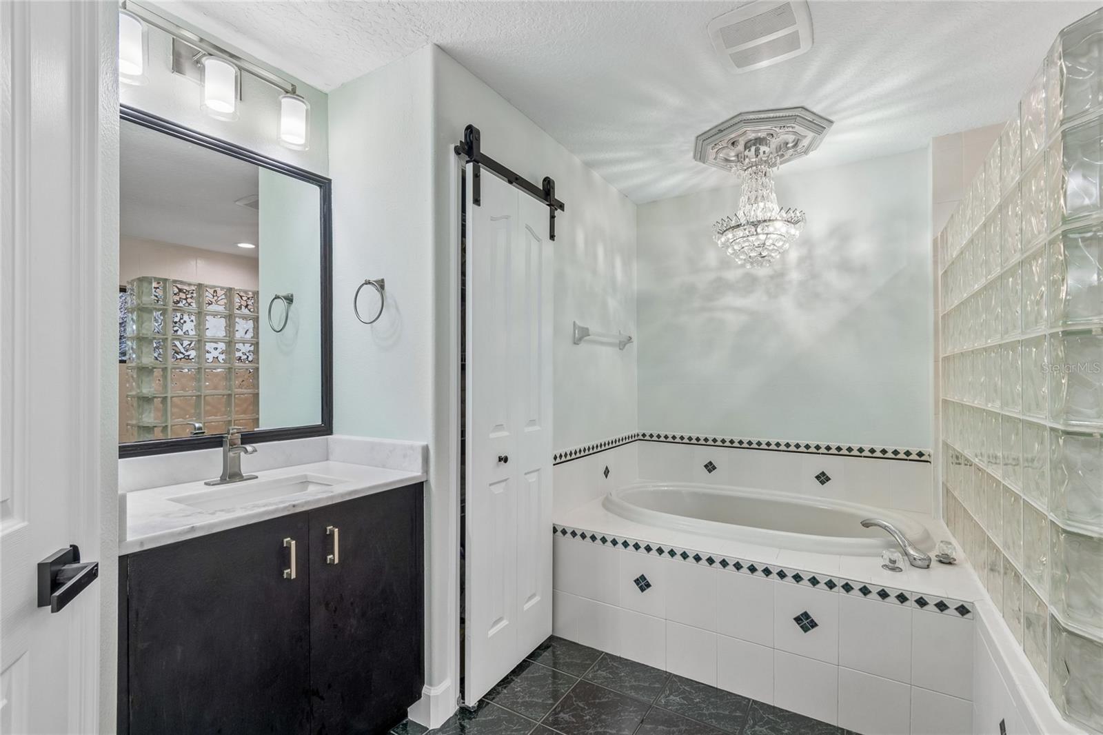 3602 ARLINGTON OAKS CT, TAMPA, FL, 33618