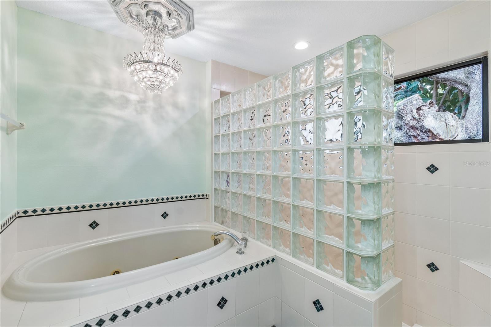 3602 ARLINGTON OAKS CT, TAMPA, FL, 33618