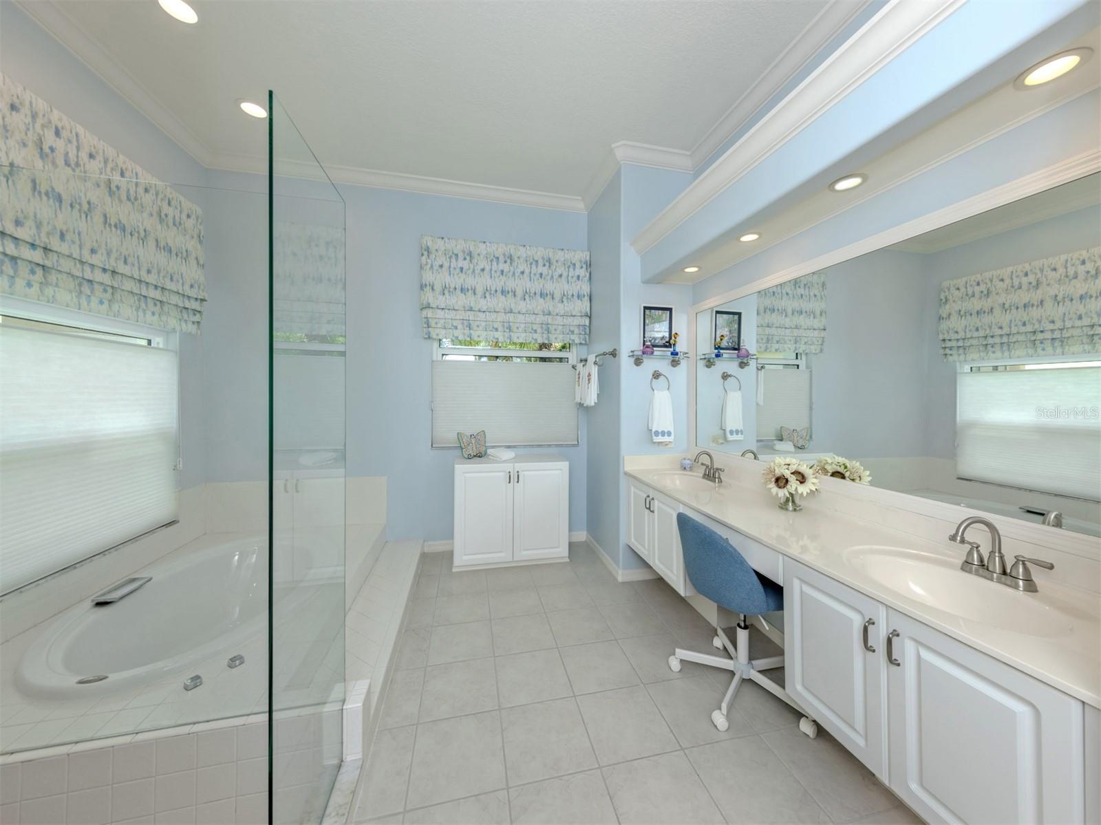 417 WELLINGTON CT, VENICE, FL, 34292