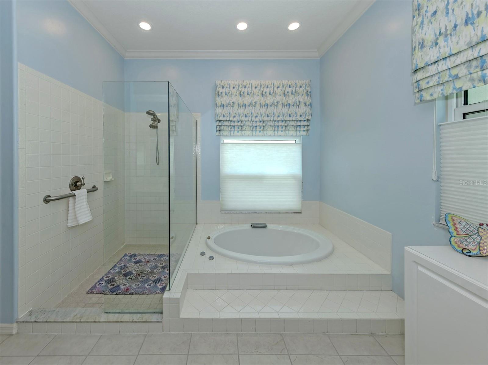 417 WELLINGTON CT, VENICE, FL, 34292