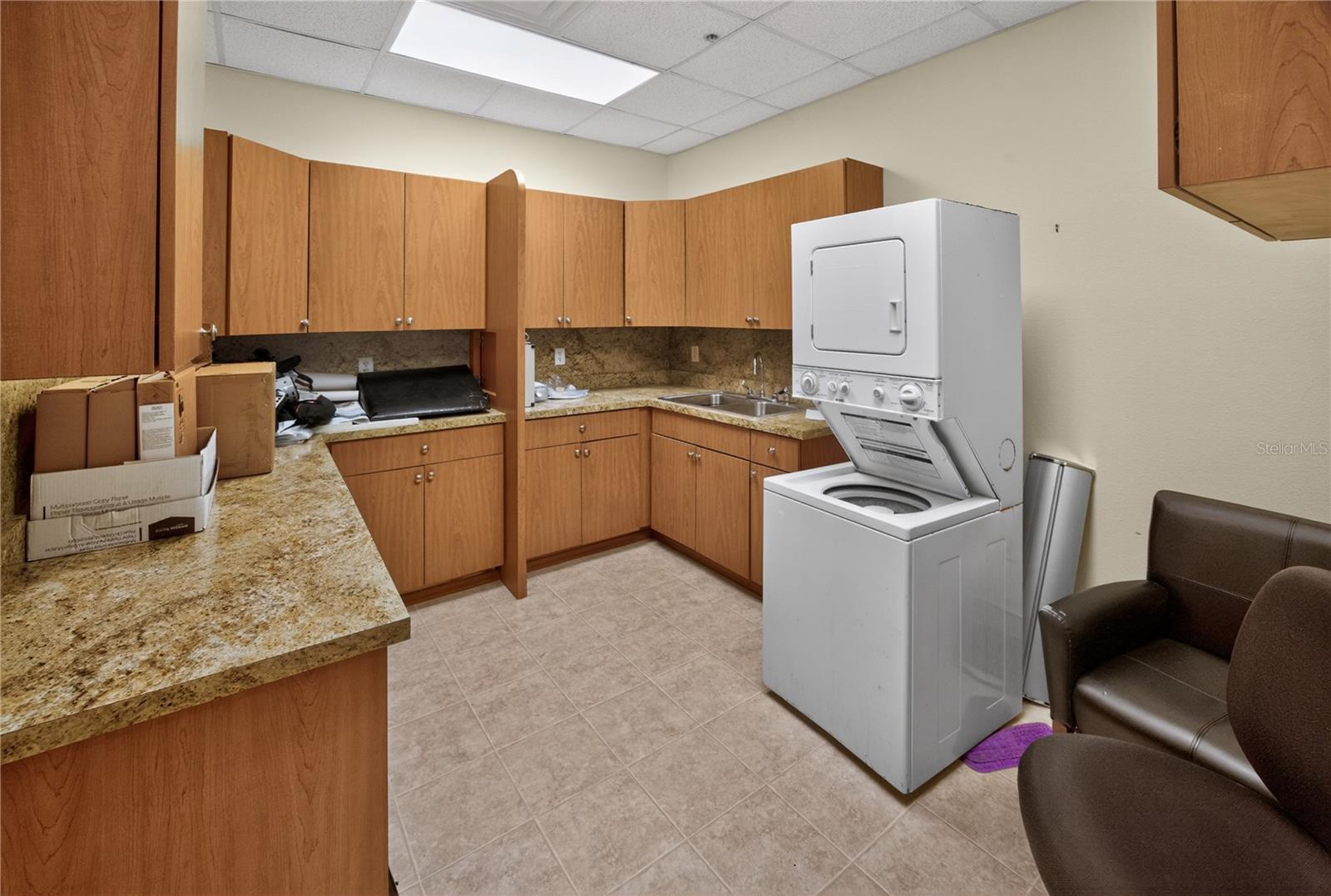 733 COUNTY ROAD 466, LADY LAKE, FL, 32159