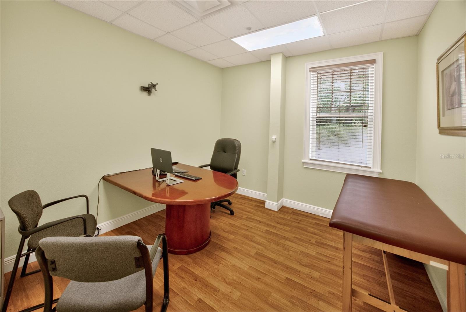 733 COUNTY ROAD 466, LADY LAKE, FL, 32159