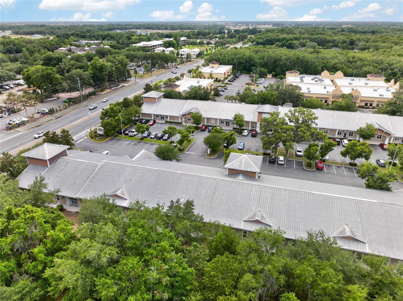 733 COUNTY ROAD 466, LADY LAKE, FL, 32159