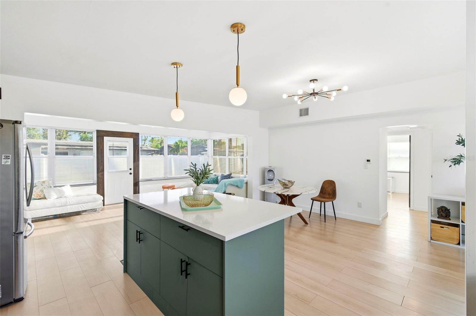6350 HAMPTON DRIVE N, ST PETERSBURG, FL, 33710