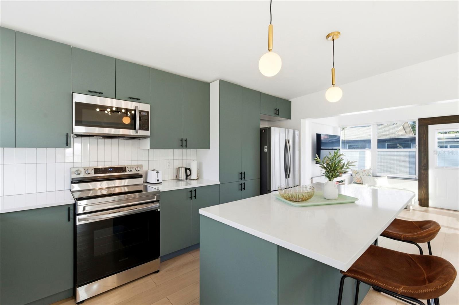 6350 HAMPTON DRIVE N, ST PETERSBURG, FL, 33710