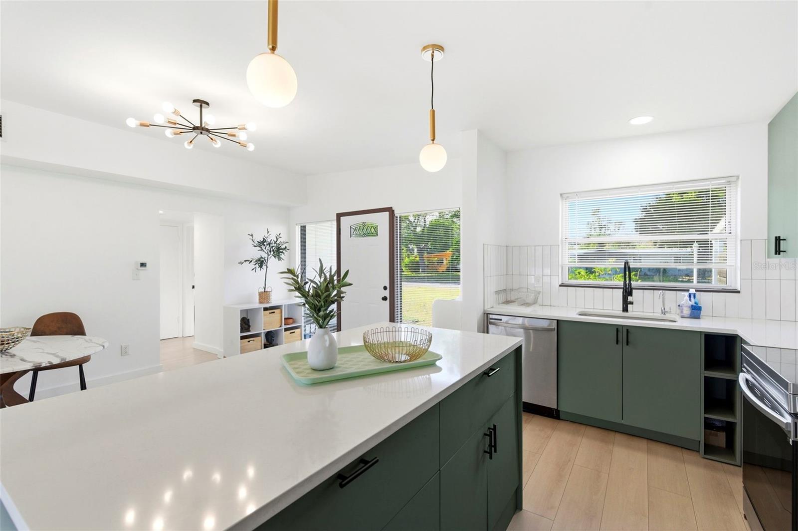 6350 HAMPTON DRIVE N, ST PETERSBURG, FL, 33710