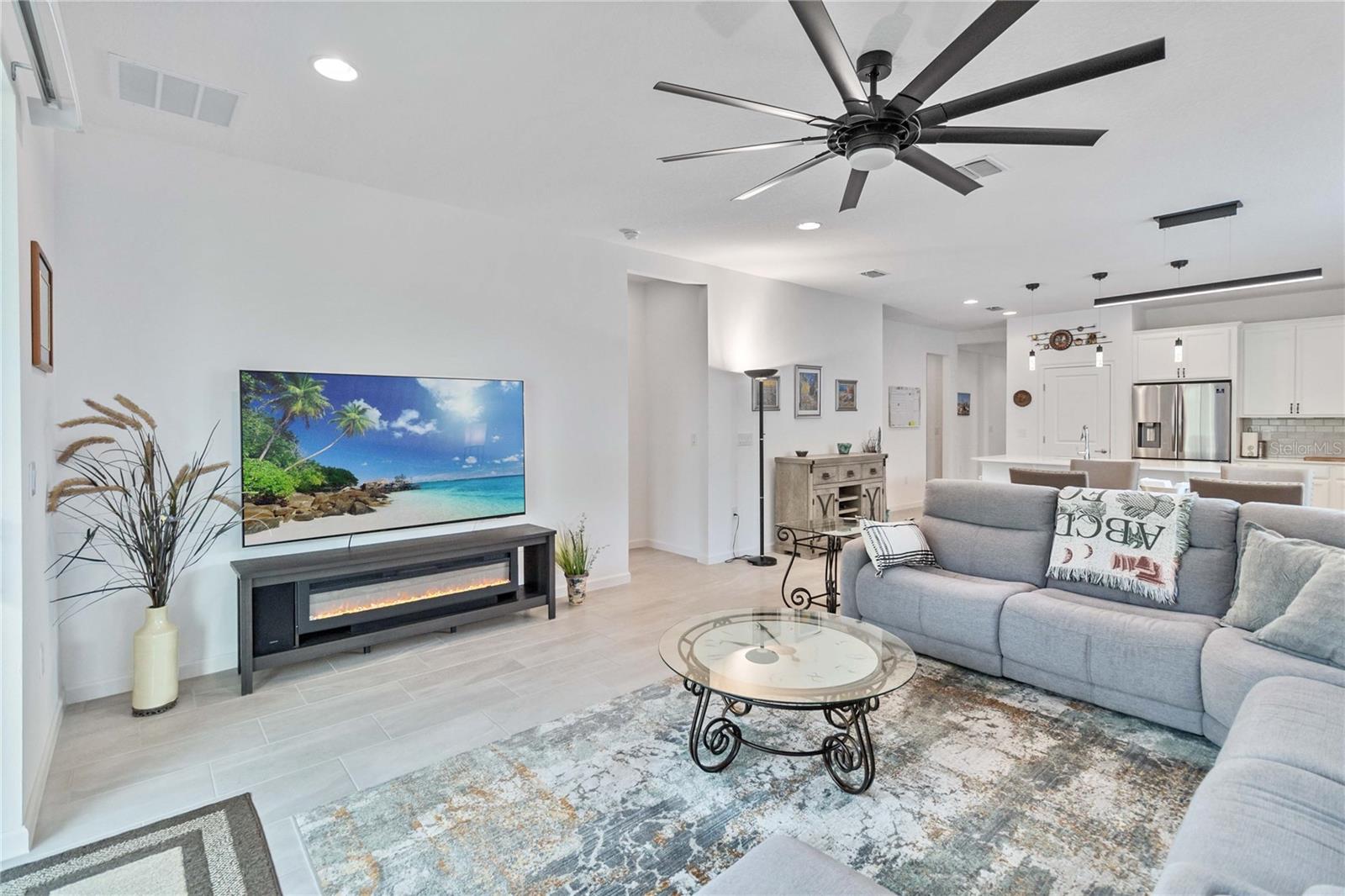 413 SAPPHIRE DR, DAVENPORT, FL, 33837