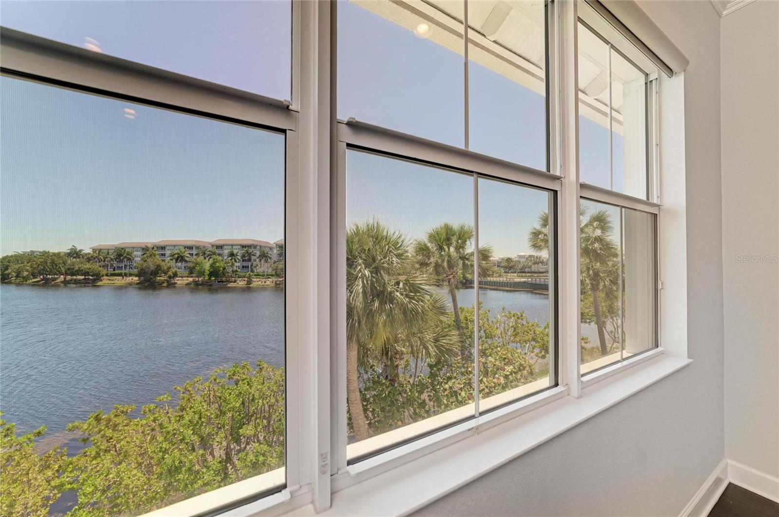 340 SAPPHIRE LAKE DR #201, BRADENTON, FL, 34209