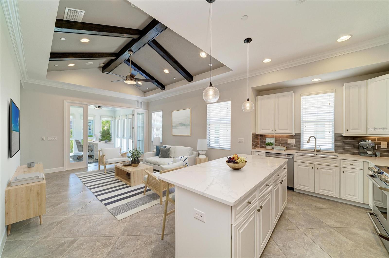 340 SAPPHIRE LAKE DR #201, BRADENTON, FL, 34209