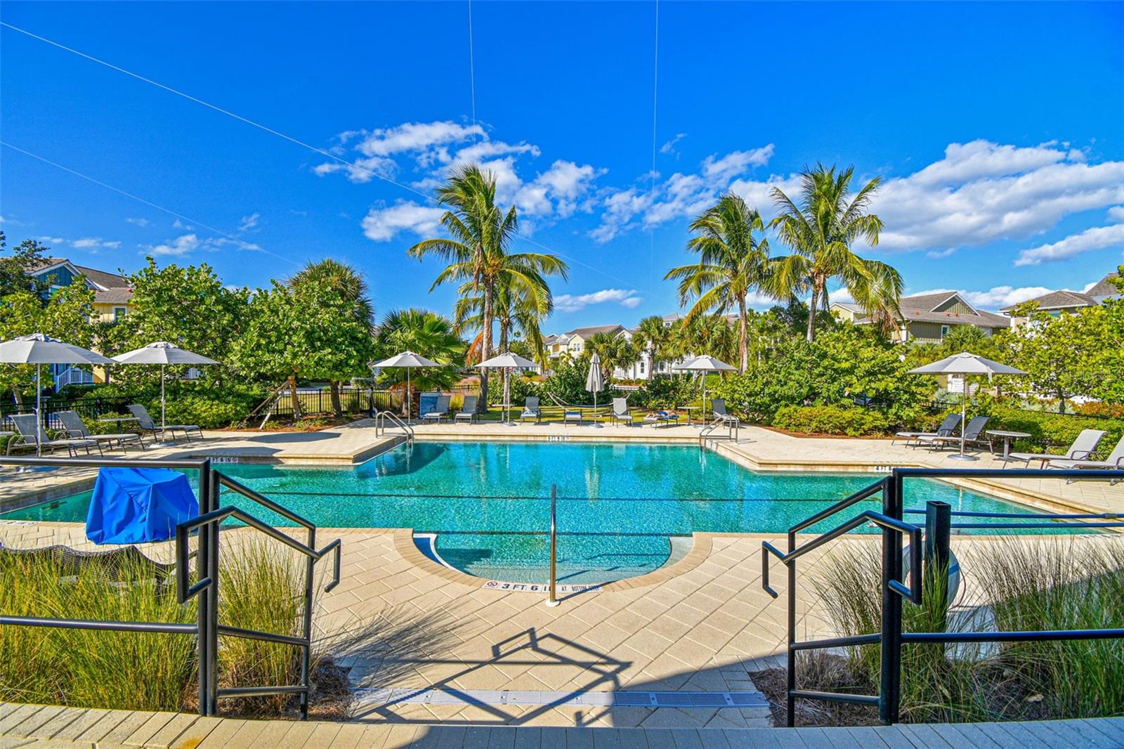 340 SAPPHIRE LAKE DR #201, BRADENTON, FL, 34209