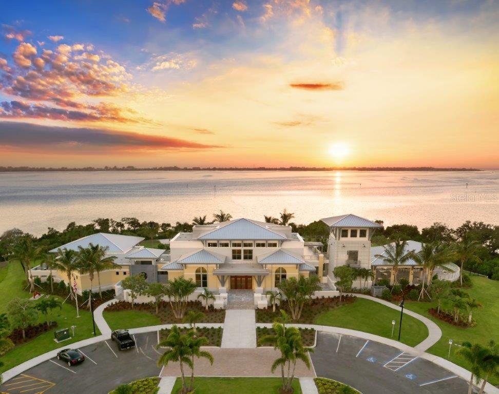340 SAPPHIRE LAKE DR #201, BRADENTON, FL, 34209