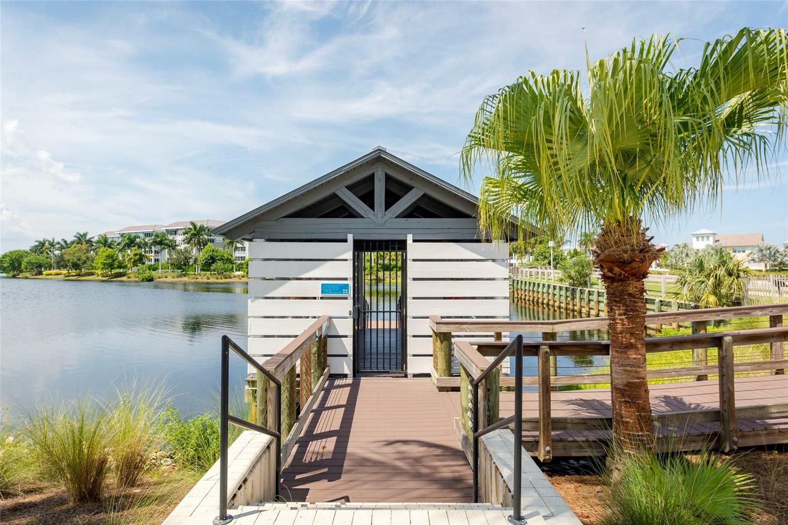 340 SAPPHIRE LAKE DR #201, BRADENTON, FL, 34209