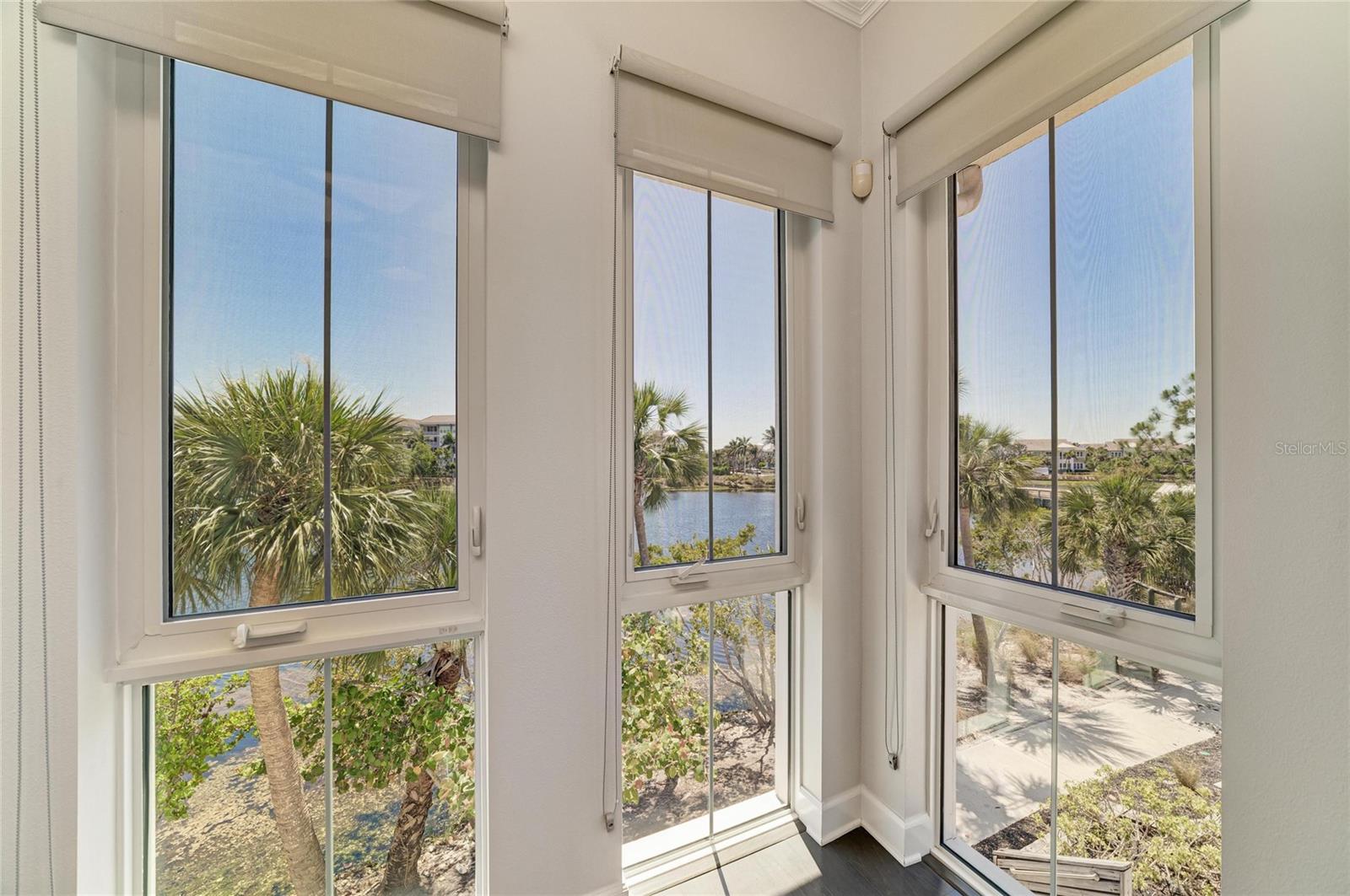 340 SAPPHIRE LAKE DR #201, BRADENTON, FL, 34209