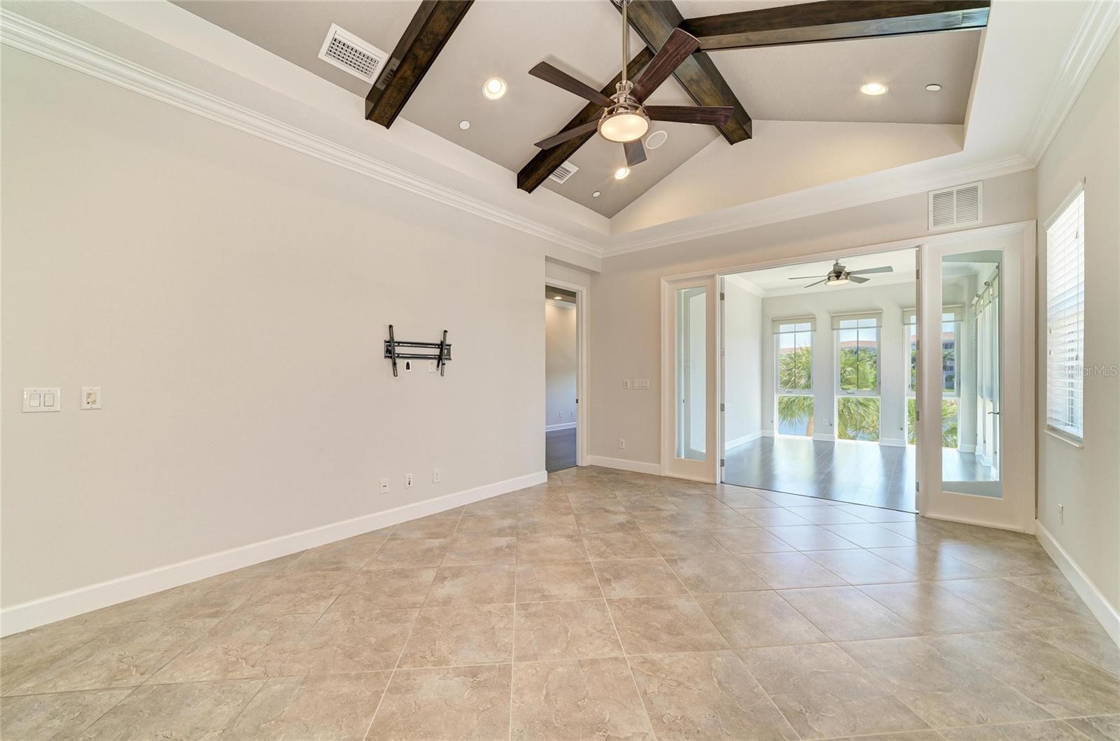 340 SAPPHIRE LAKE DR #201, BRADENTON, FL, 34209