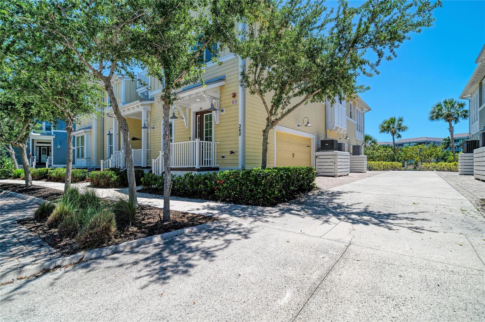 340 SAPPHIRE LAKE DR #201, BRADENTON, FL, 34209