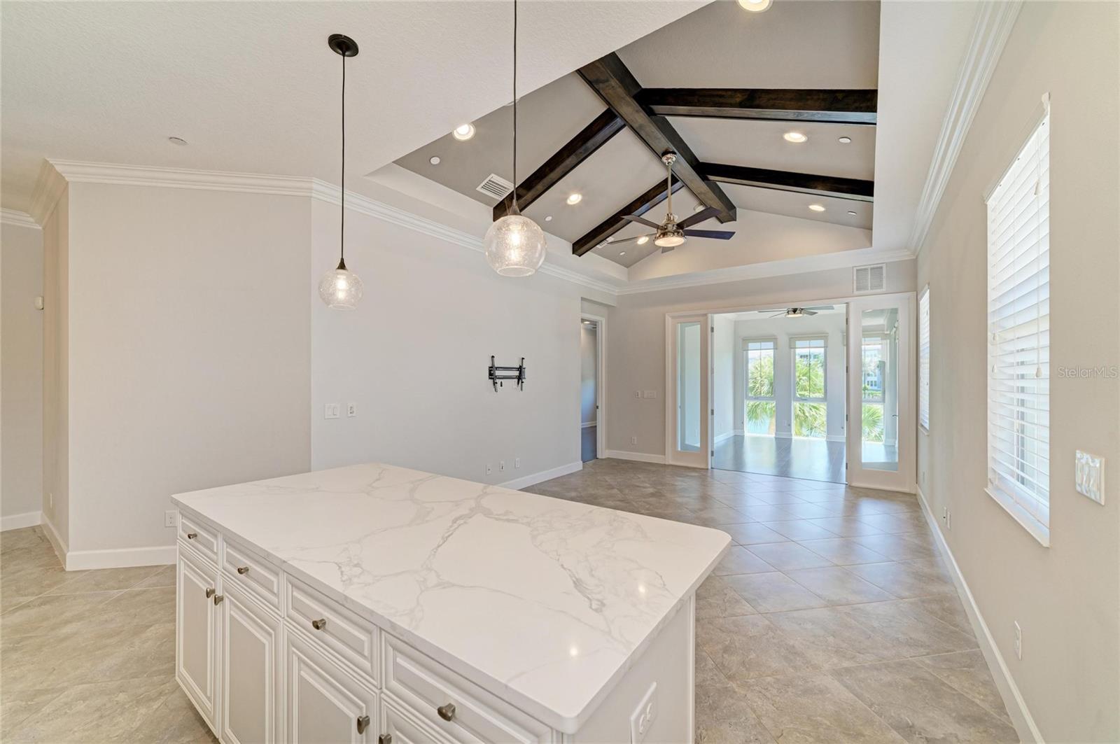 340 SAPPHIRE LAKE DR #201, BRADENTON, FL, 34209