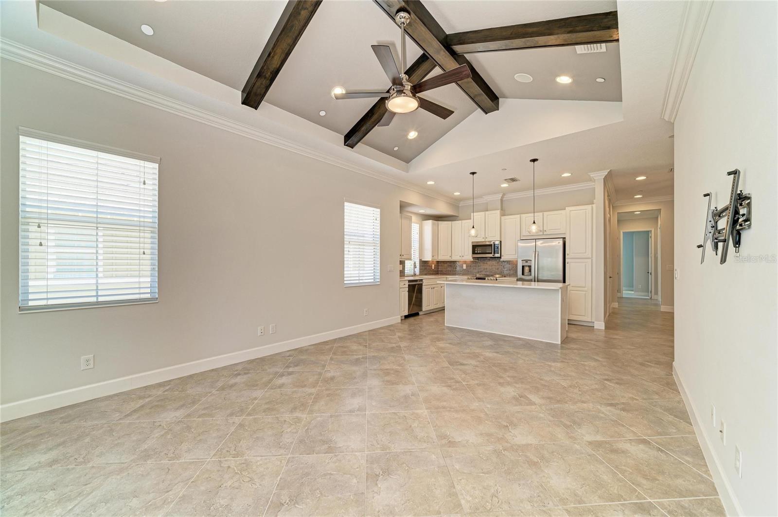 340 SAPPHIRE LAKE DR #201, BRADENTON, FL, 34209