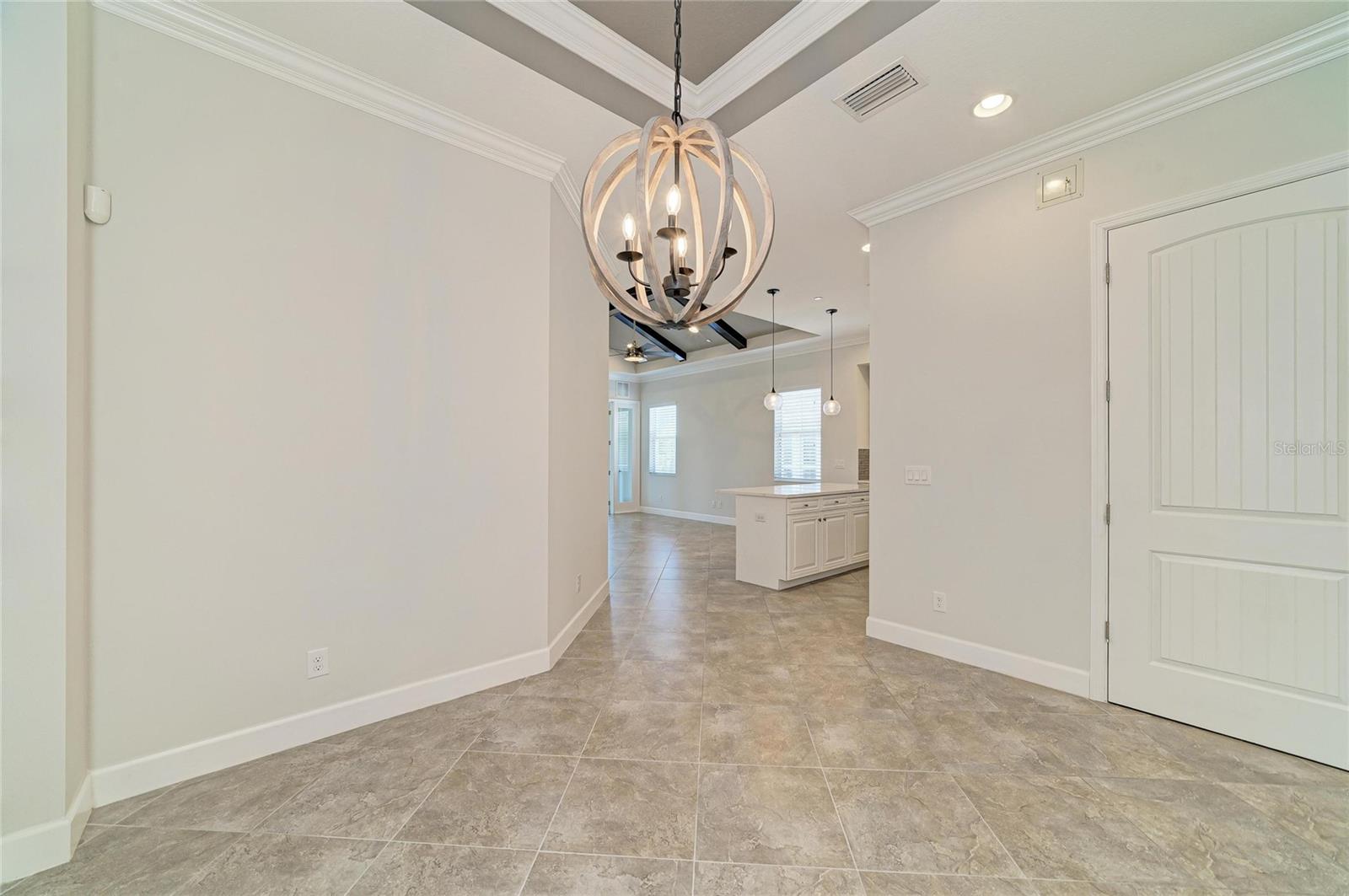 340 SAPPHIRE LAKE DR #201, BRADENTON, FL, 34209