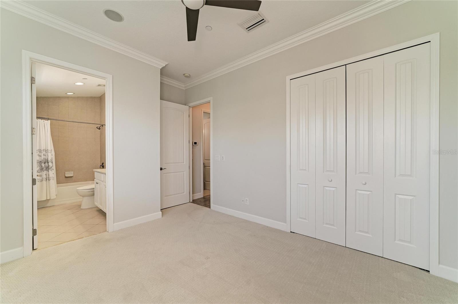 340 SAPPHIRE LAKE DR #201, BRADENTON, FL, 34209