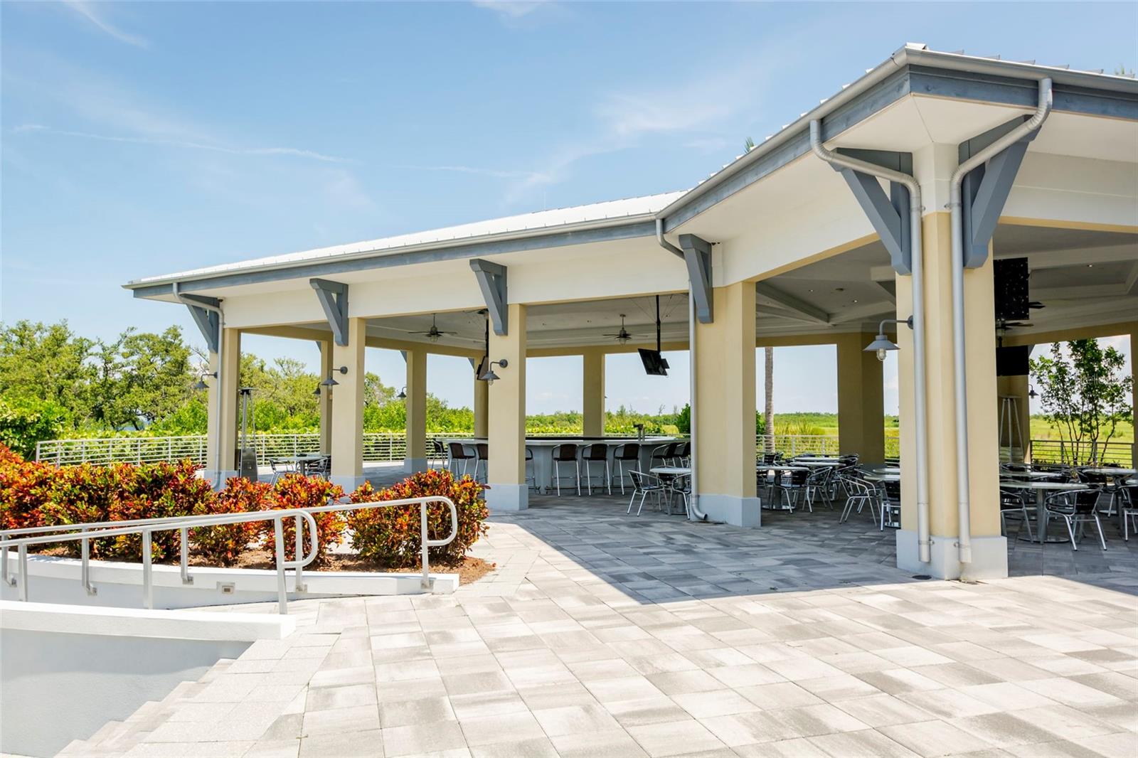 340 SAPPHIRE LAKE DR #201, BRADENTON, FL, 34209