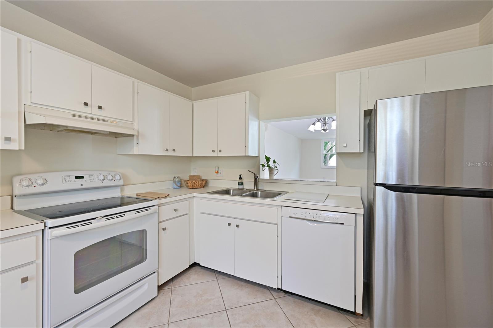 609 WOODLAWN DR, BRADENTON, FL, 34210