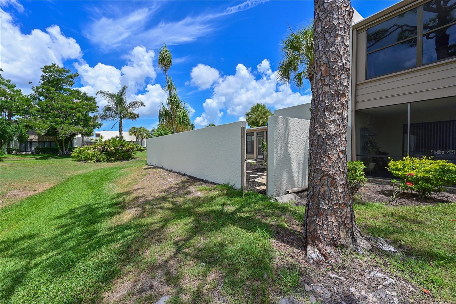 609 WOODLAWN DR, BRADENTON, FL, 34210