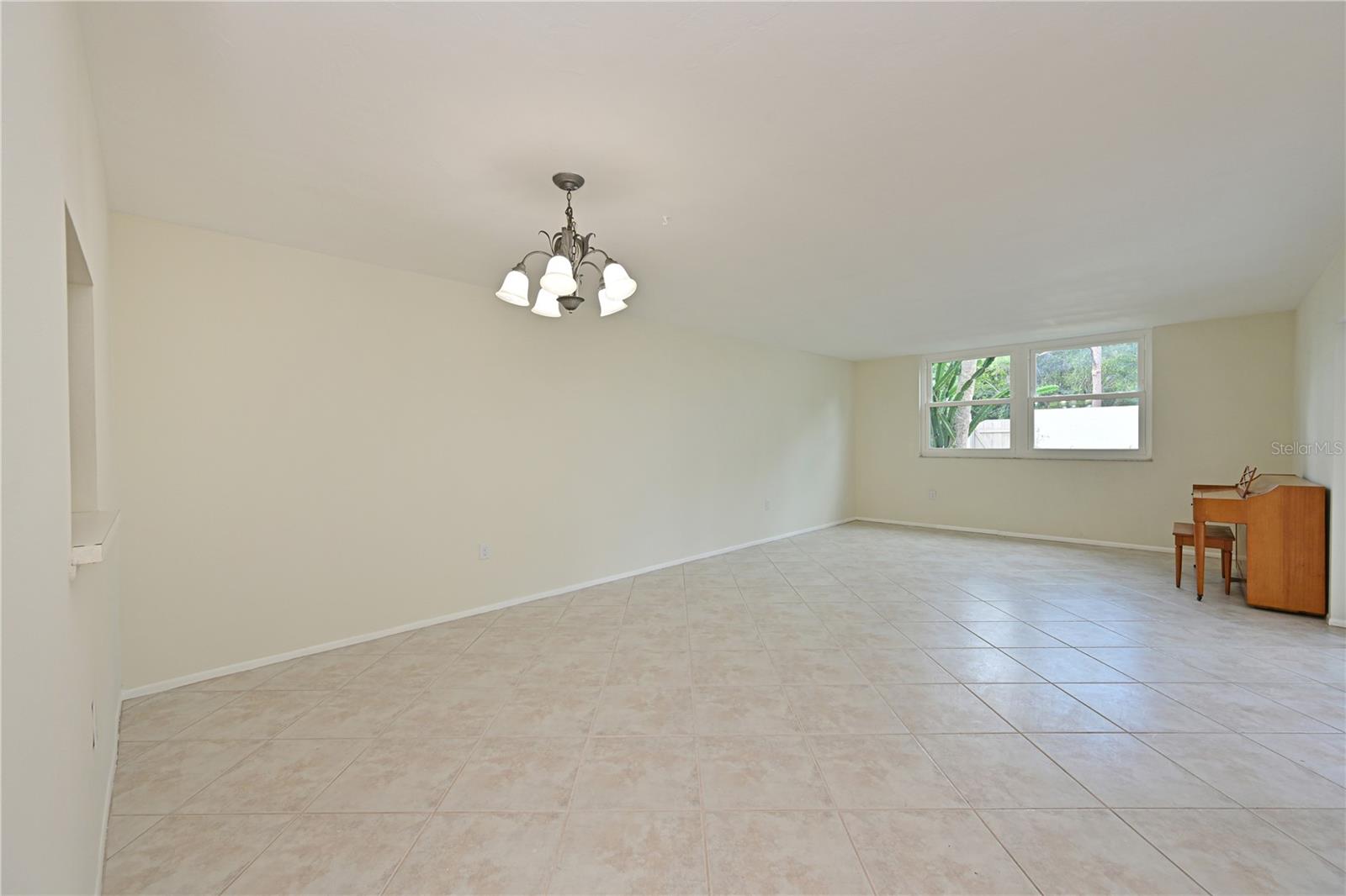 609 WOODLAWN DR, BRADENTON, FL, 34210