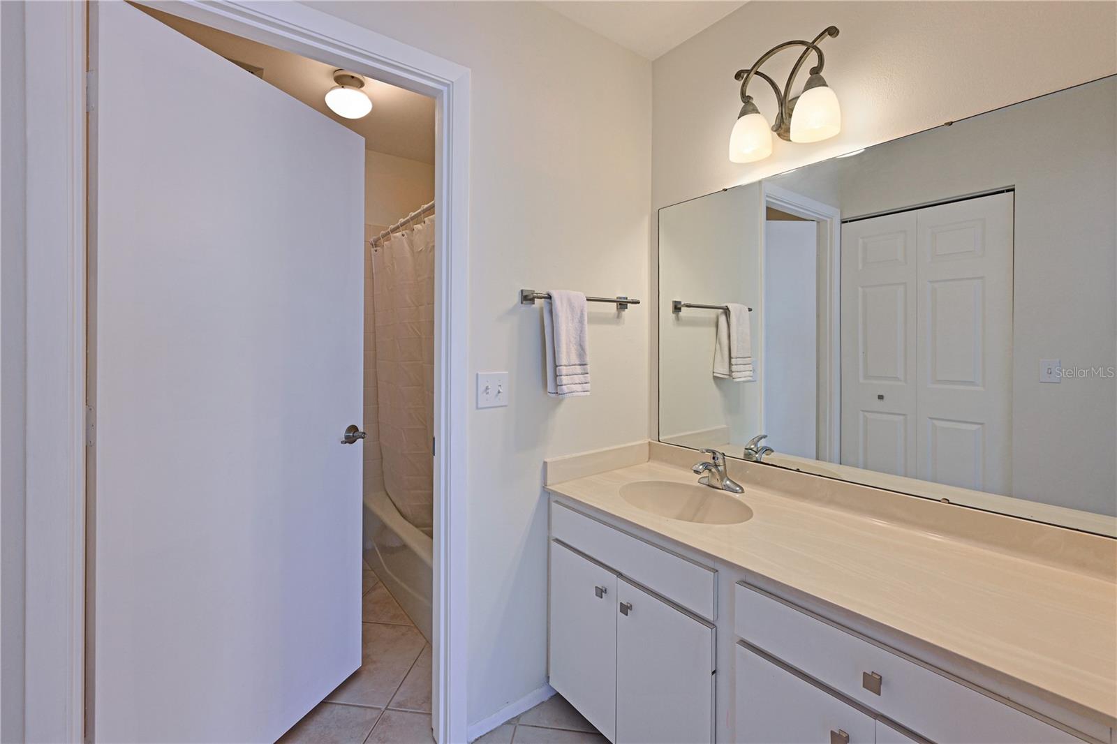 609 WOODLAWN DR, BRADENTON, FL, 34210