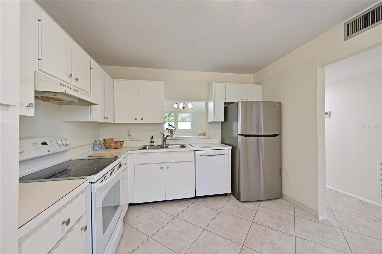 609 WOODLAWN DR, BRADENTON, FL, 34210