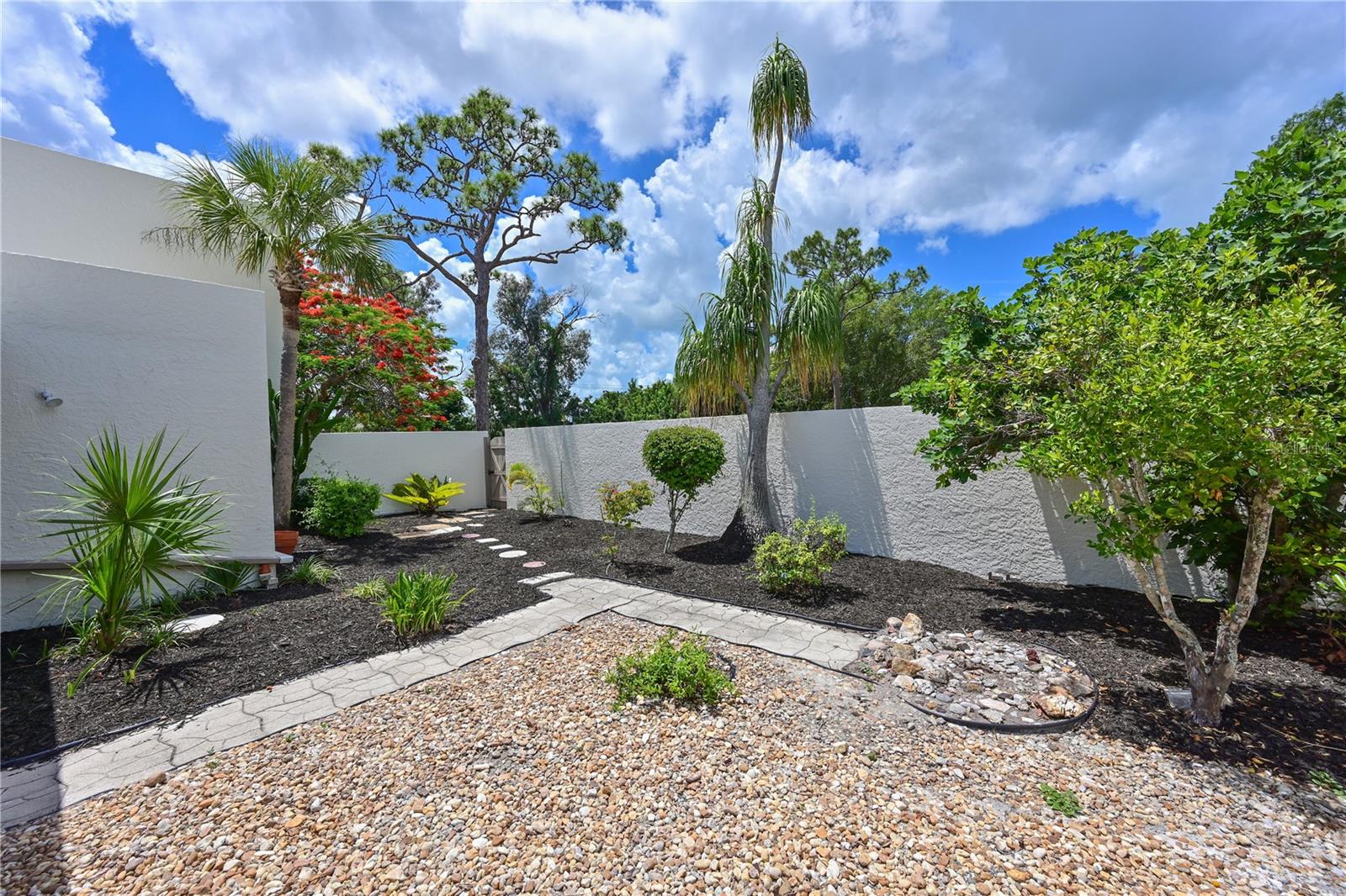 609 WOODLAWN DR, BRADENTON, FL, 34210