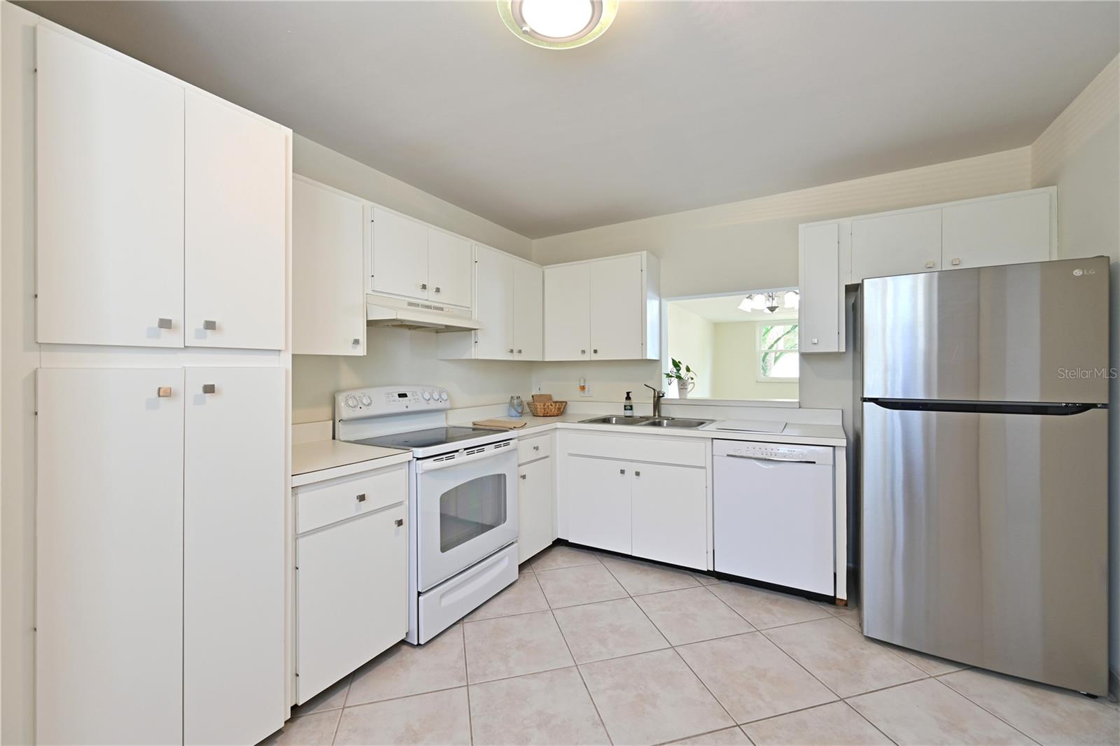 609 WOODLAWN DR, BRADENTON, FL, 34210