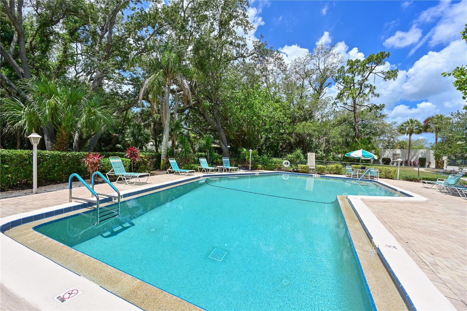 609 WOODLAWN DR, BRADENTON, FL, 34210