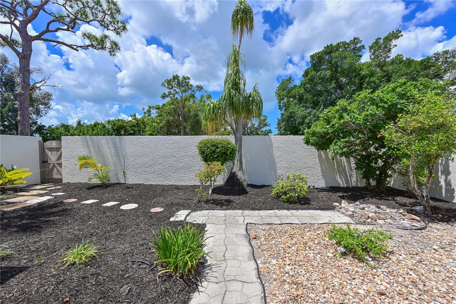 609 WOODLAWN DR, BRADENTON, FL, 34210