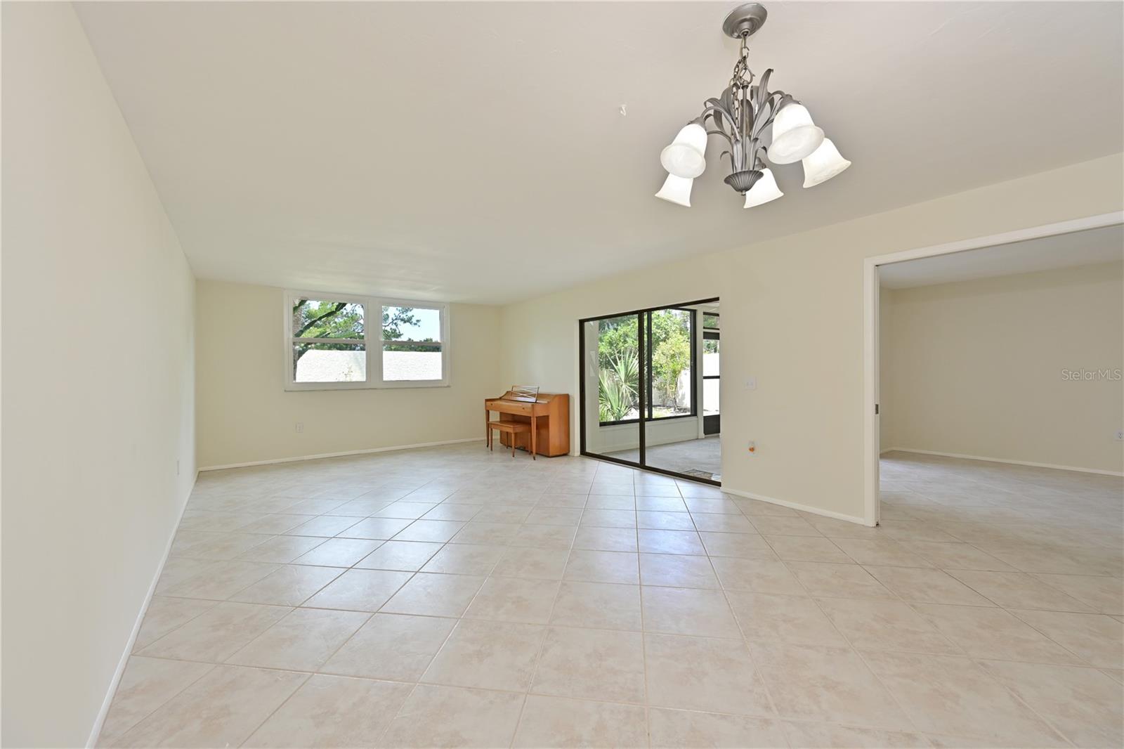 609 WOODLAWN DR, BRADENTON, FL, 34210