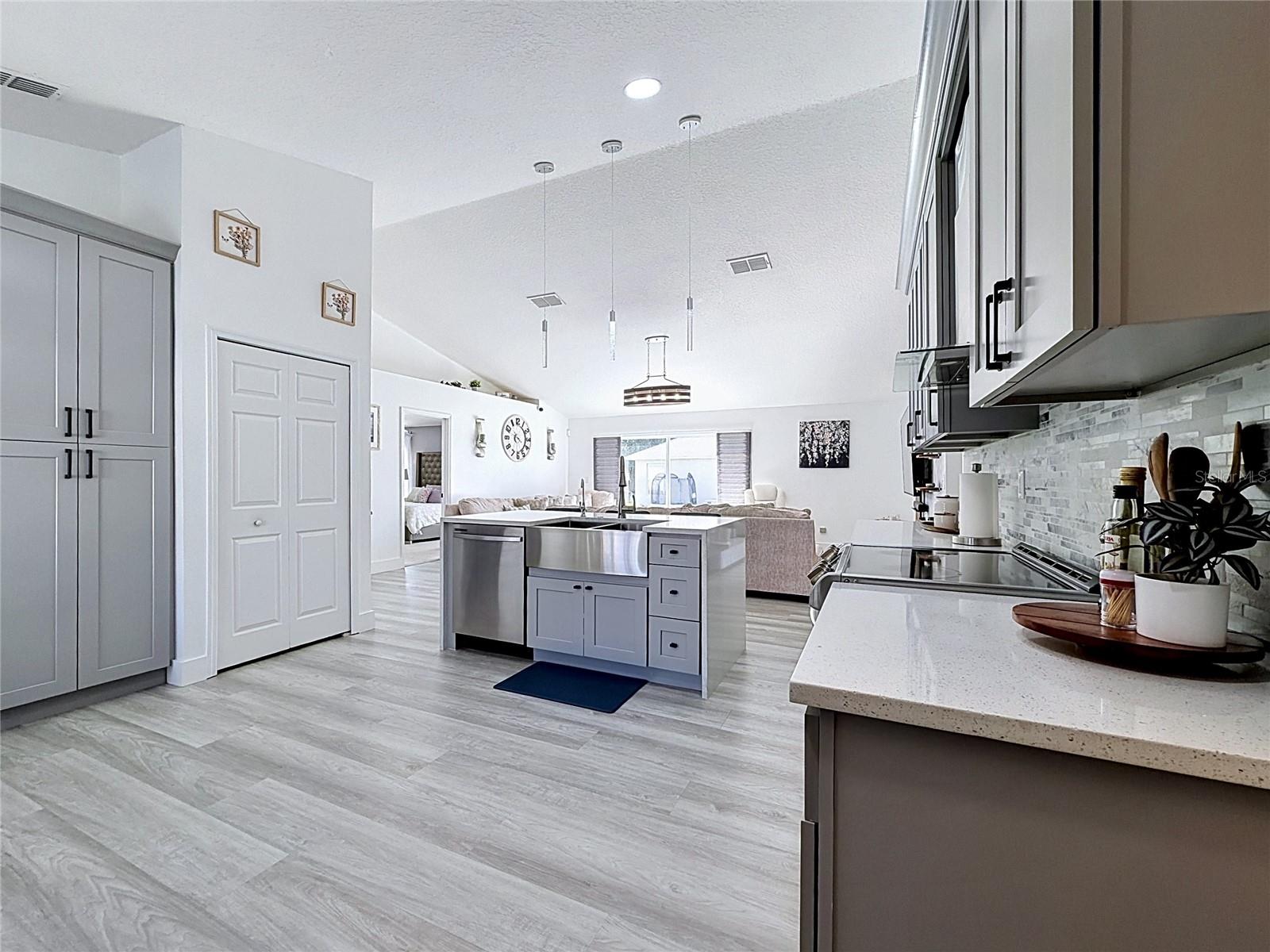 1930 DOLPHIN DR, KISSIMMEE, FL, 34759