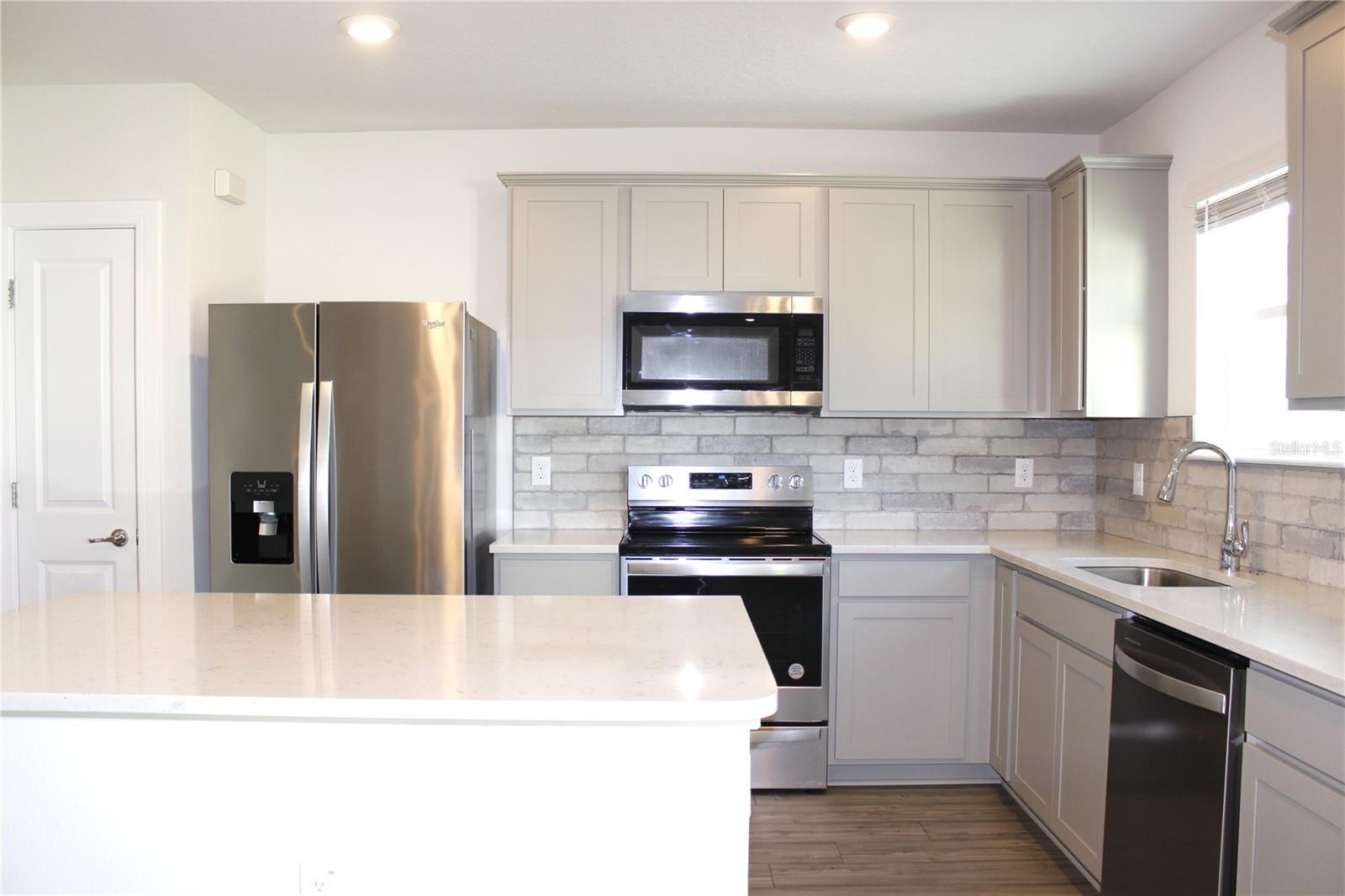 30600 THUNDERBIRD DR, WESLEY CHAPEL, FL, 33545