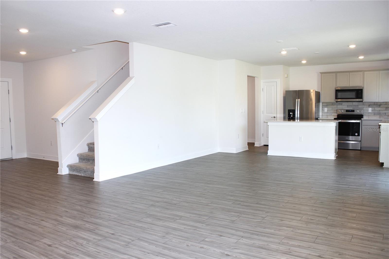 30600 THUNDERBIRD DR, WESLEY CHAPEL, FL, 33545