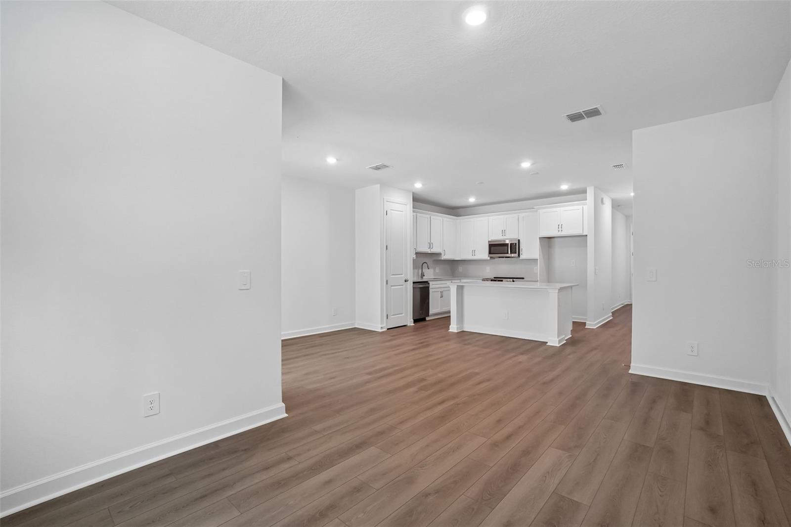 MONTAGUE TOWNHOMES LOT 52, TAMPA, FL, 33635