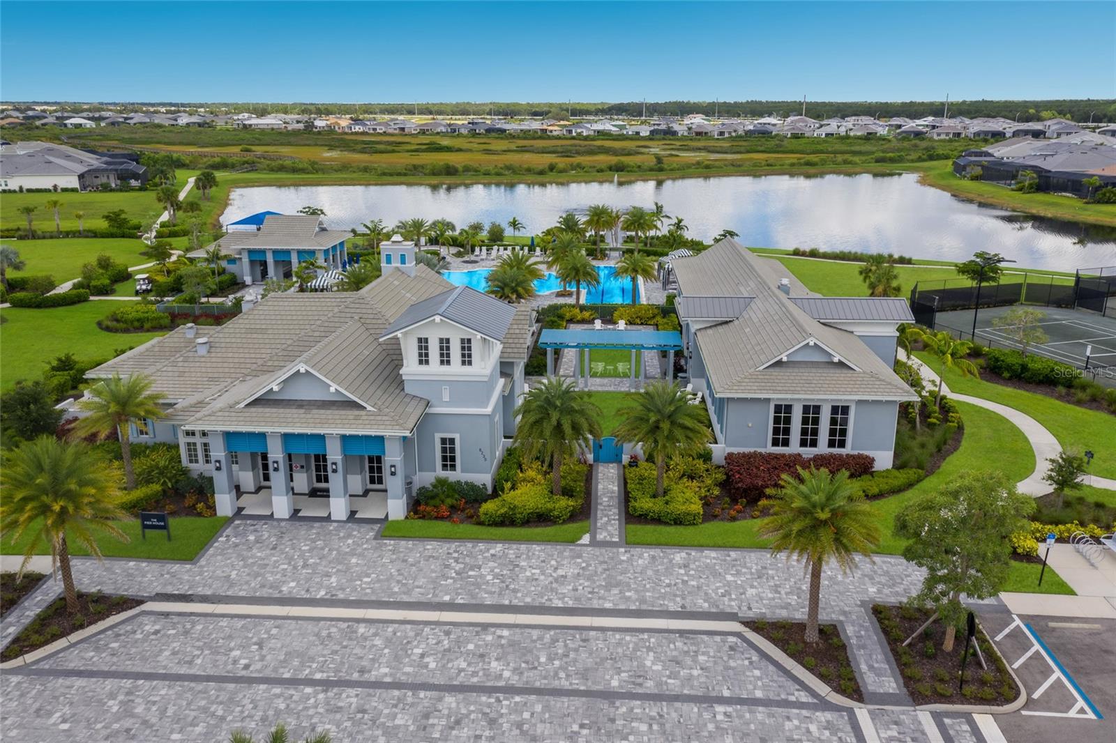 8310 REDONDA LOOP, LAKEWOOD RANCH, FL, 34202