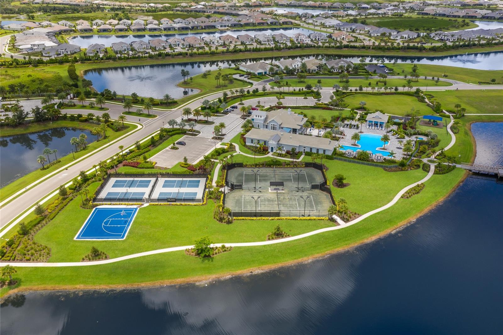 8310 REDONDA LOOP, LAKEWOOD RANCH, FL, 34202
