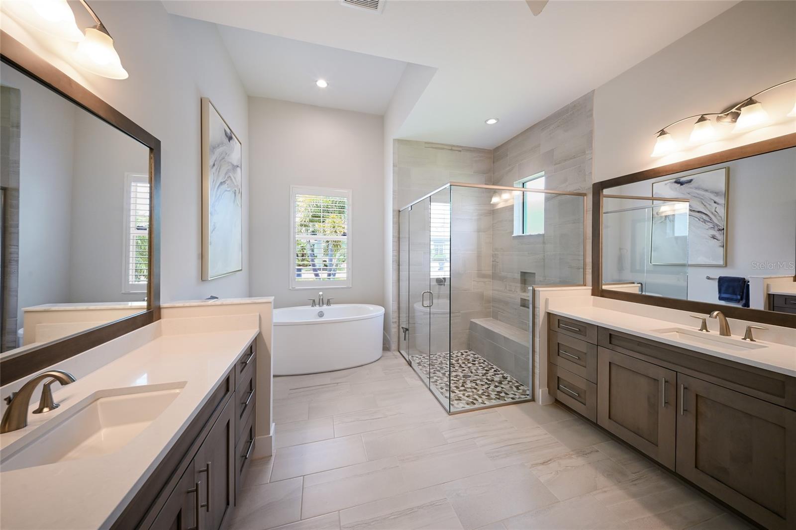 8310 REDONDA LOOP, LAKEWOOD RANCH, FL, 34202