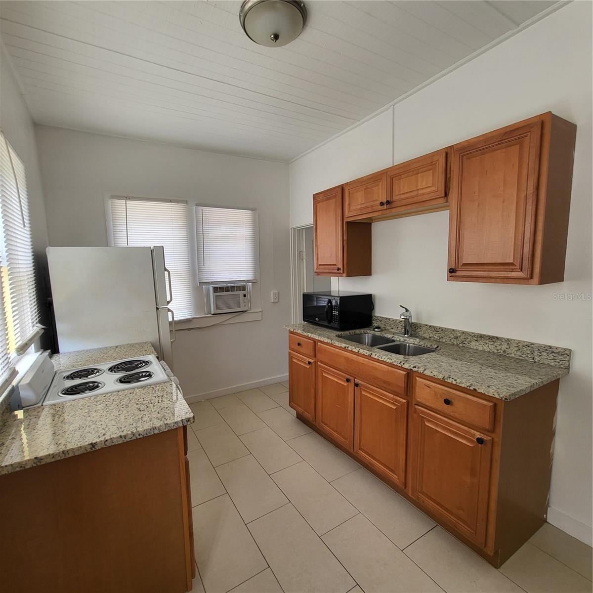 305 WOODROW AVE, LARGO, FL, 33770