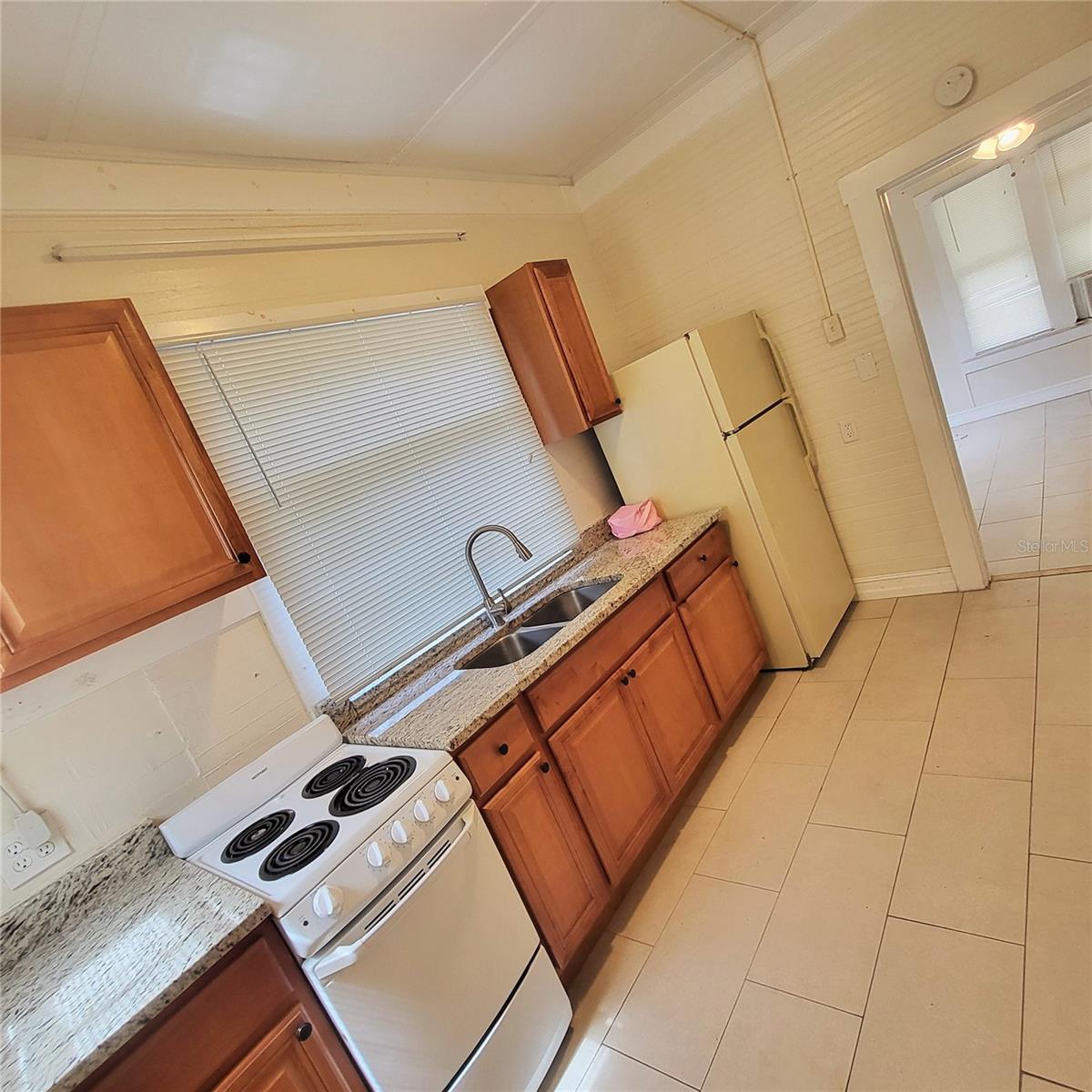 305 WOODROW AVE, LARGO, FL, 33770