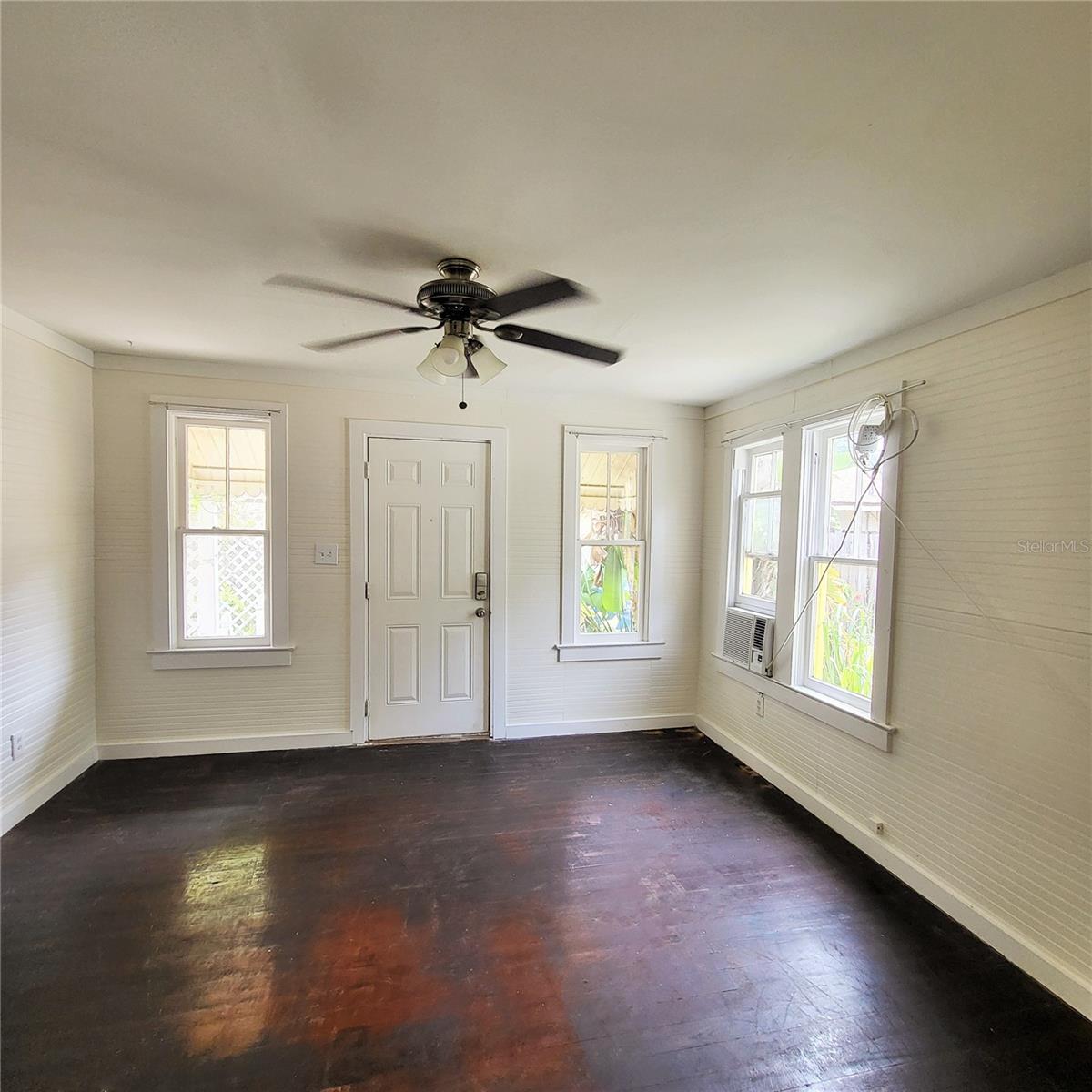 305 WOODROW AVE, LARGO, FL, 33770