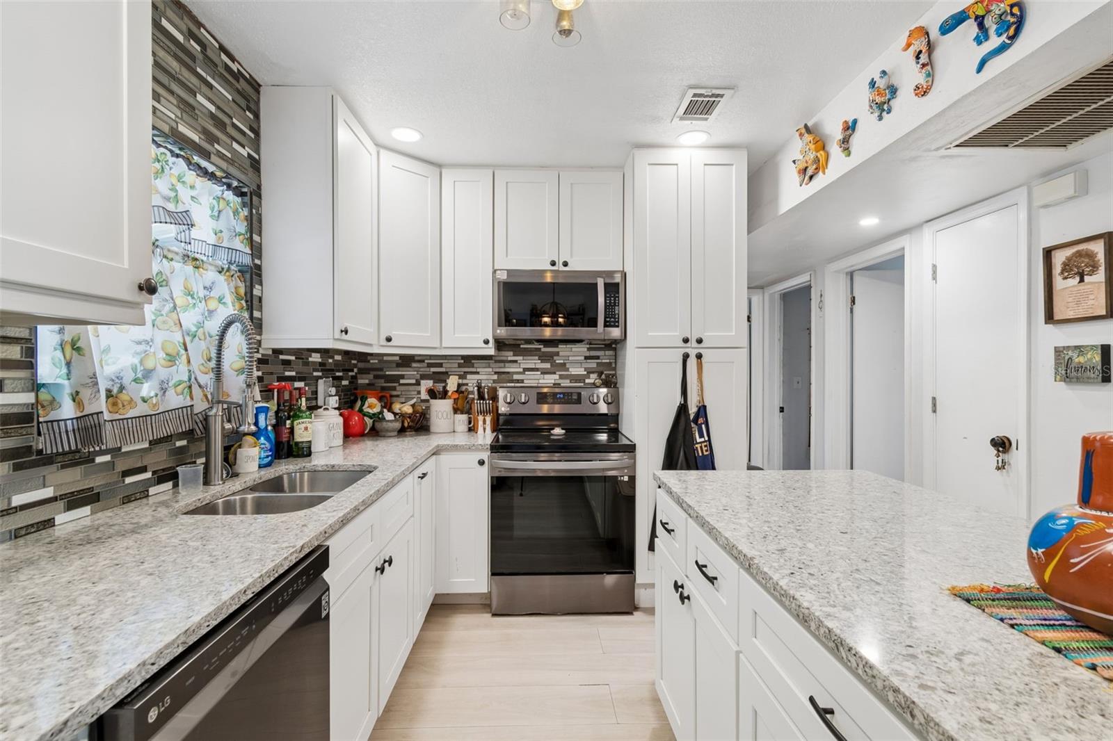 1182 FRIAR TUCK LN, DUNEDIN, FL, 34698